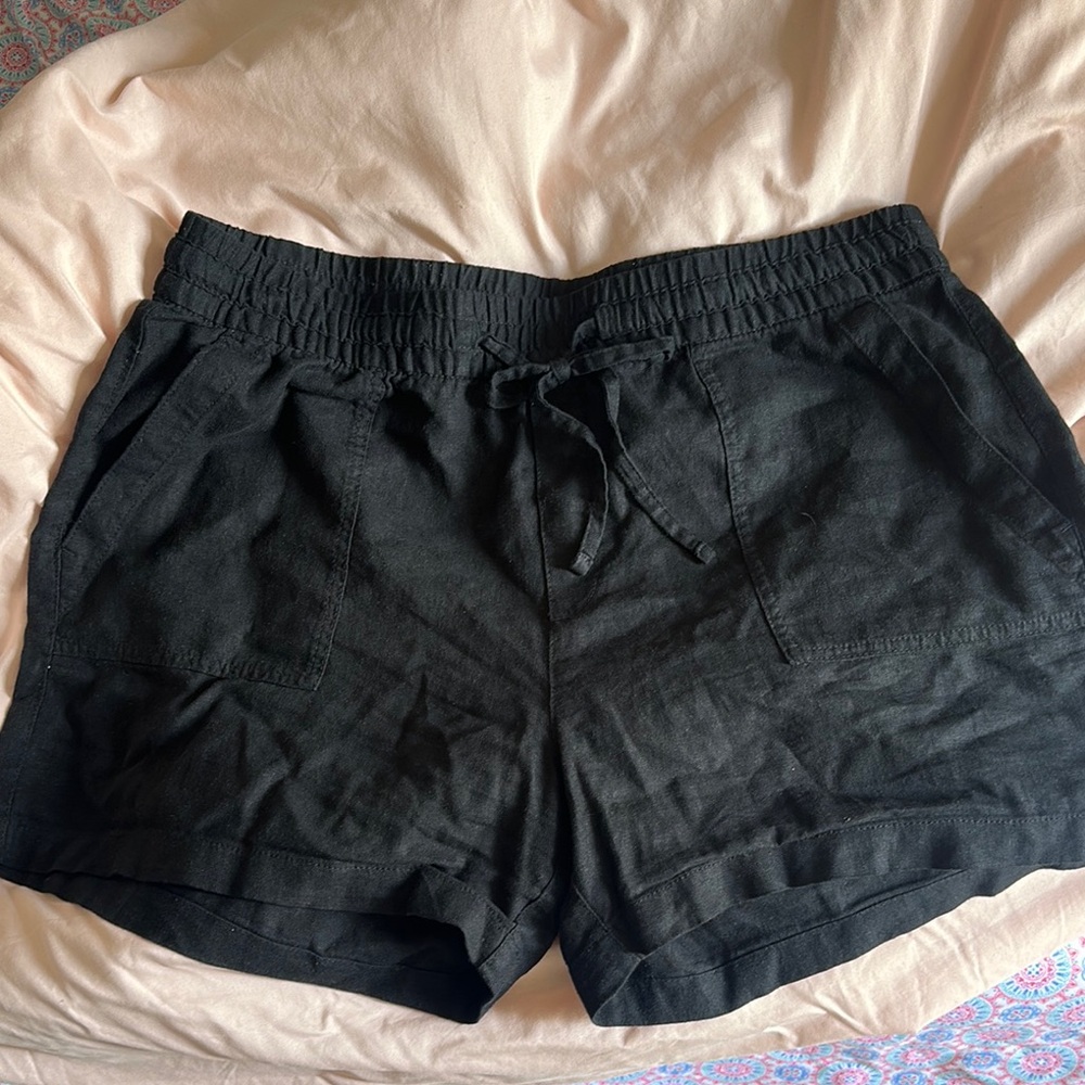 Old Navy Black Cargo Shorts with Elastic Waistband